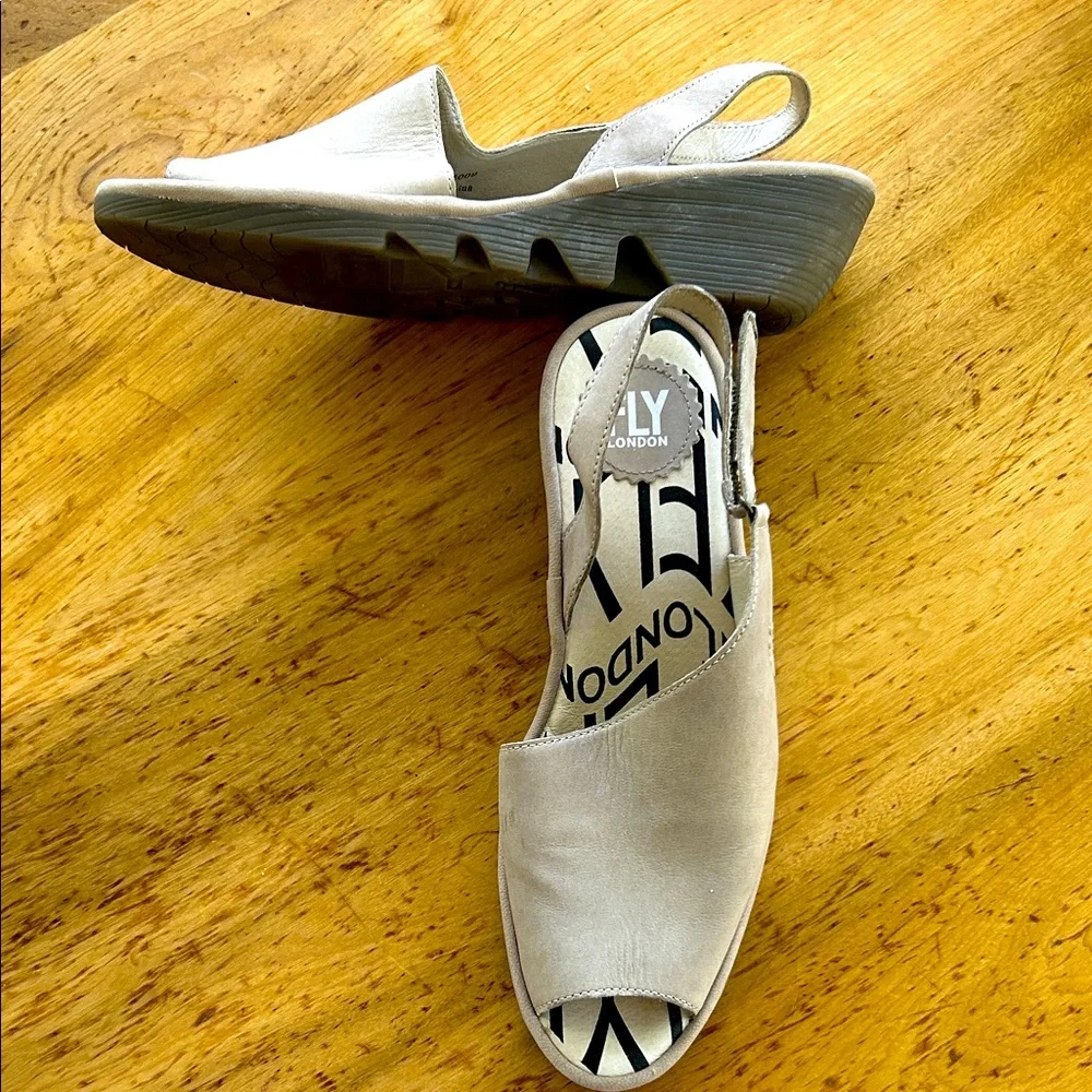 Fly London size 39 putty suede slingbacks - Picture 1 of 9